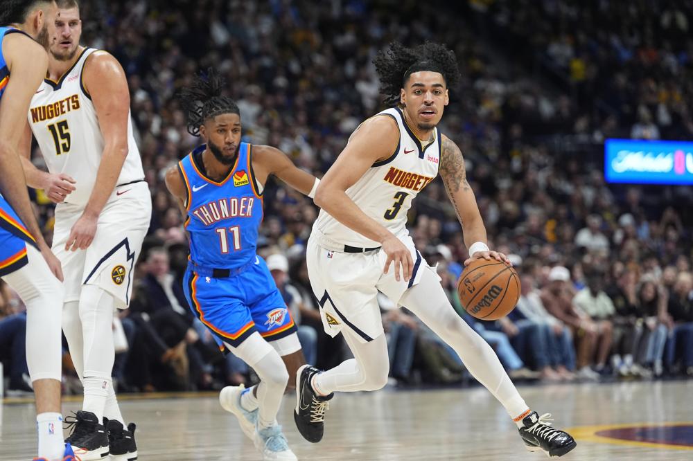 助球队力挽 助球队力挽