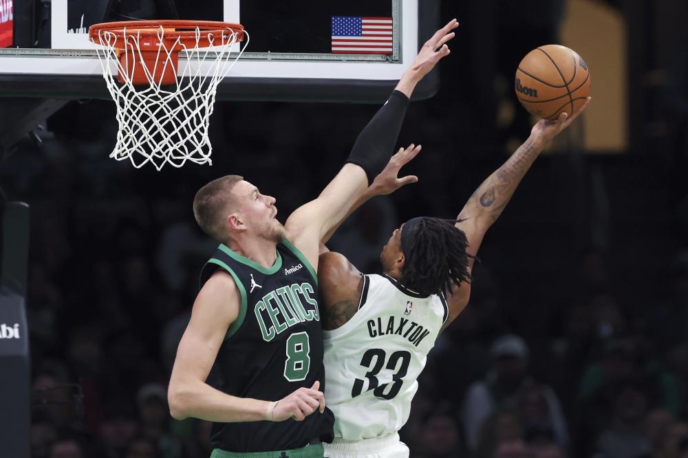 曼联考虑以 曼联考虑以